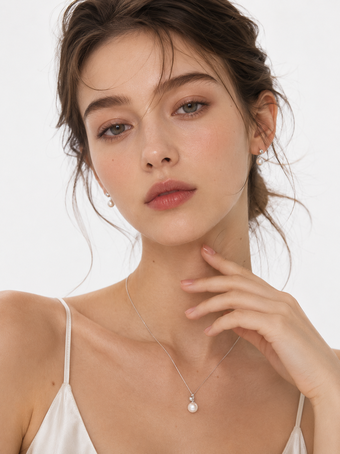 CHÉLIA Perle Sway Necklace