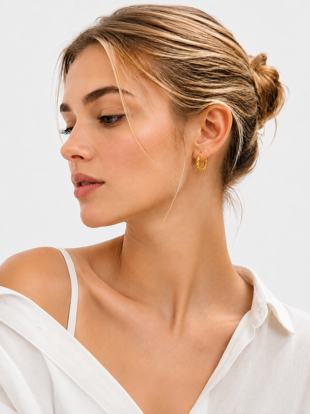CHÉLIA MILANO Intreccio Classico Hoop Earrings
